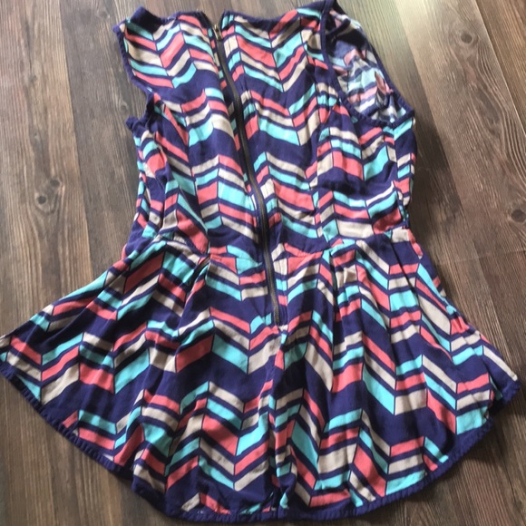 Hi lo top - Picture 3 of 4